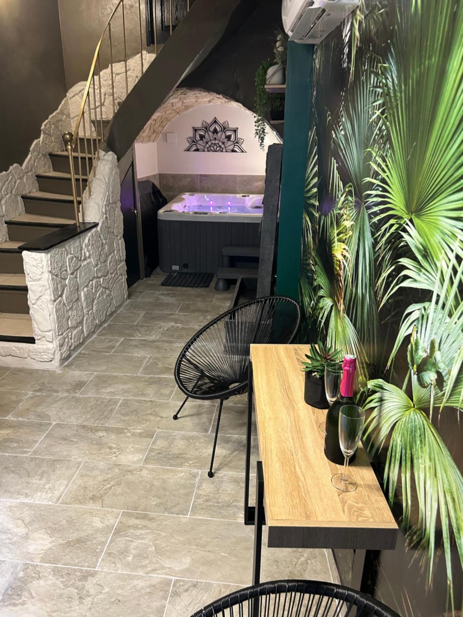 Love Room La Parenthese Carnoules Exterior foto